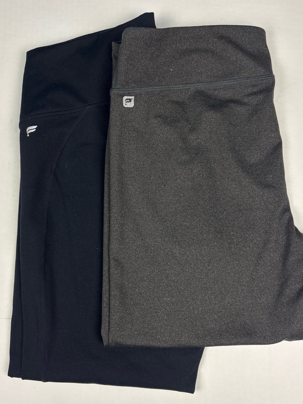 Fabletics Women XL Leggings Lot of 2 Black Gray Stretch CS1719629-0001 394693-13